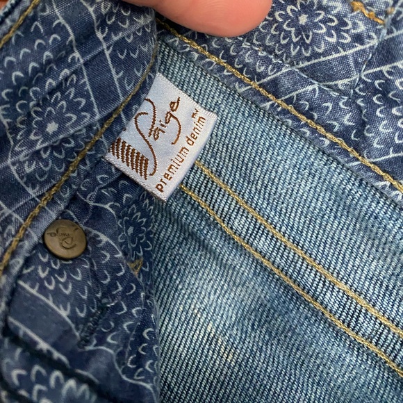 PAIGE • Laurel Canyon Low Rise Bootcut Blue Jeans - Picture 7 of 16